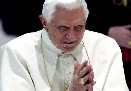 Papa-Benedikt-2