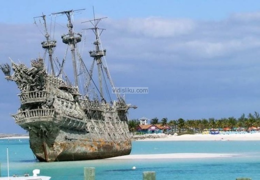 JACK-Sparrows-Ghost-Ship-Bahamas